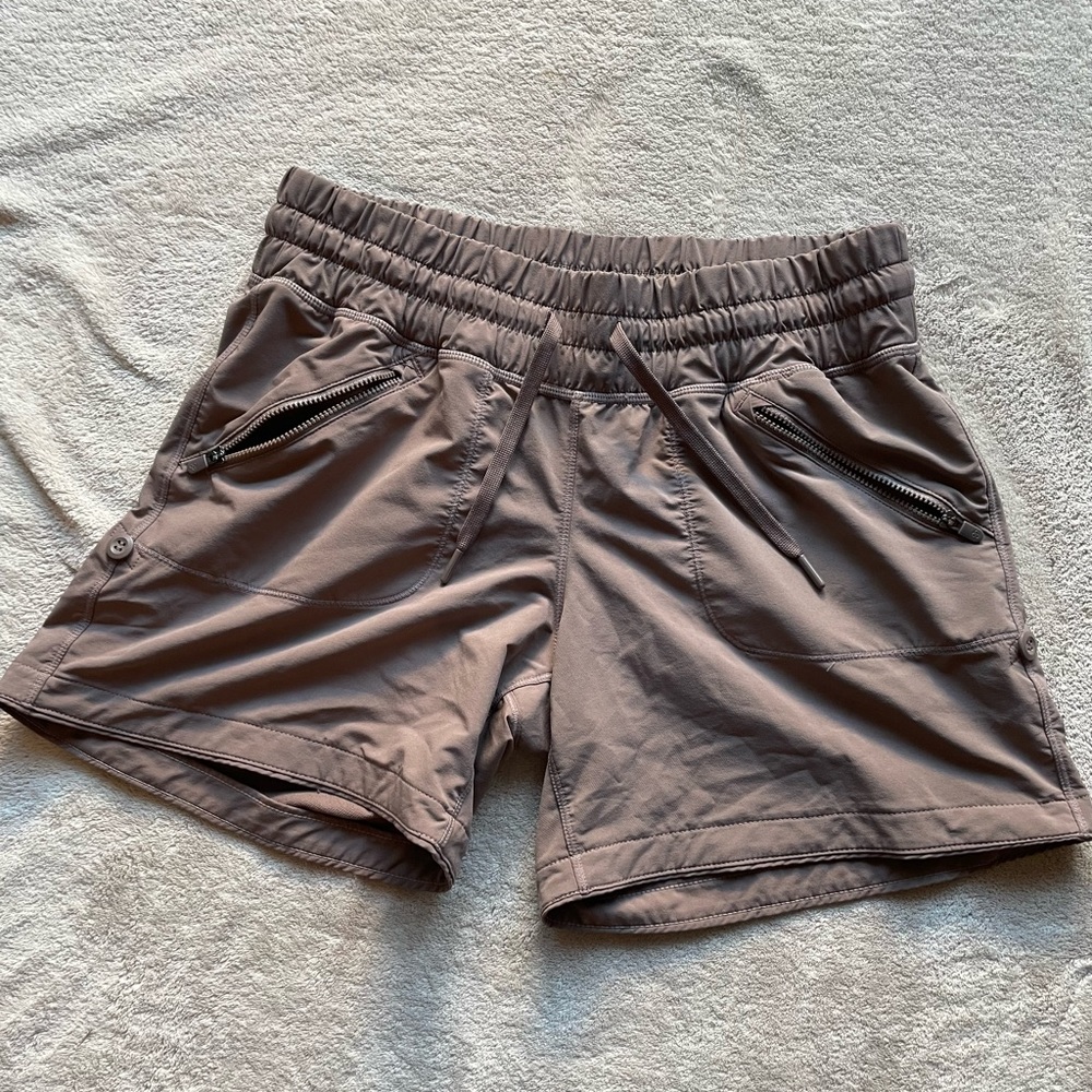 Zelle Safari shorts